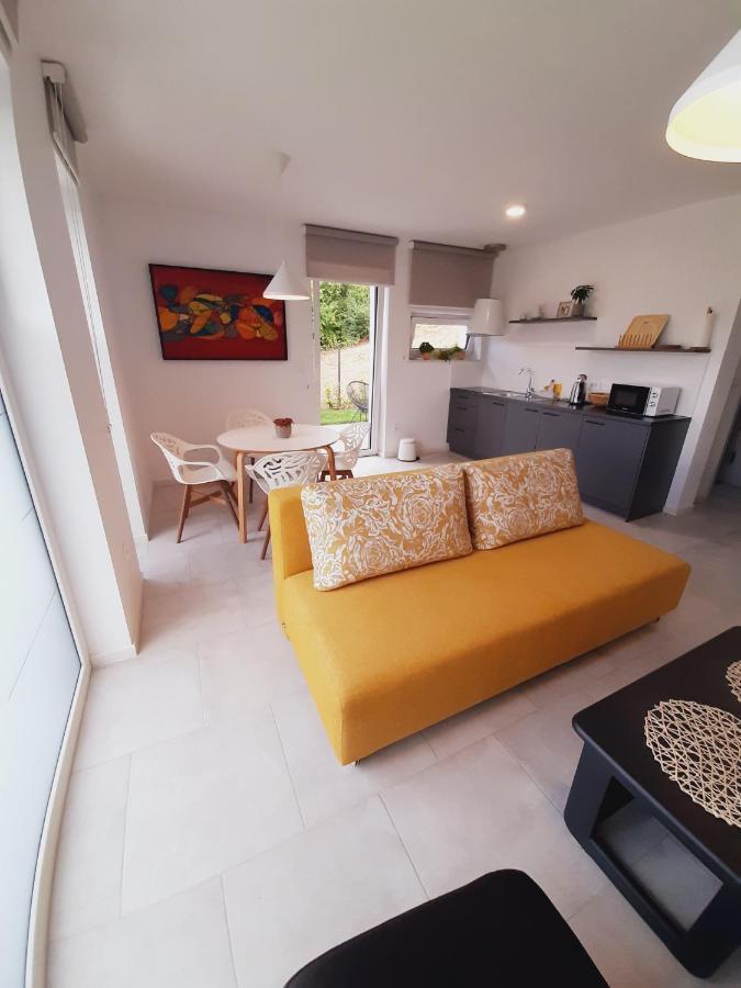 Green Bee Apartment Lesce  Ngoại thất bức ảnh