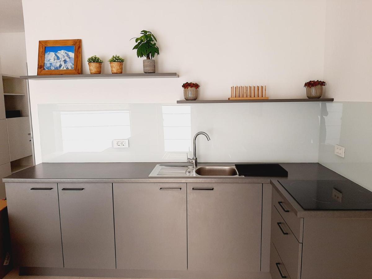Green Bee Apartment Lesce  Ngoại thất bức ảnh